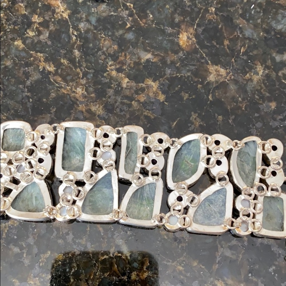 ⭐️ Genuine Jade and Amethyst Bracelet - Picture 5 of 5